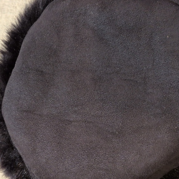 Betmar NY Black Faux Fur Trimmed Hat Women's OSFA - Picture 7 of 10